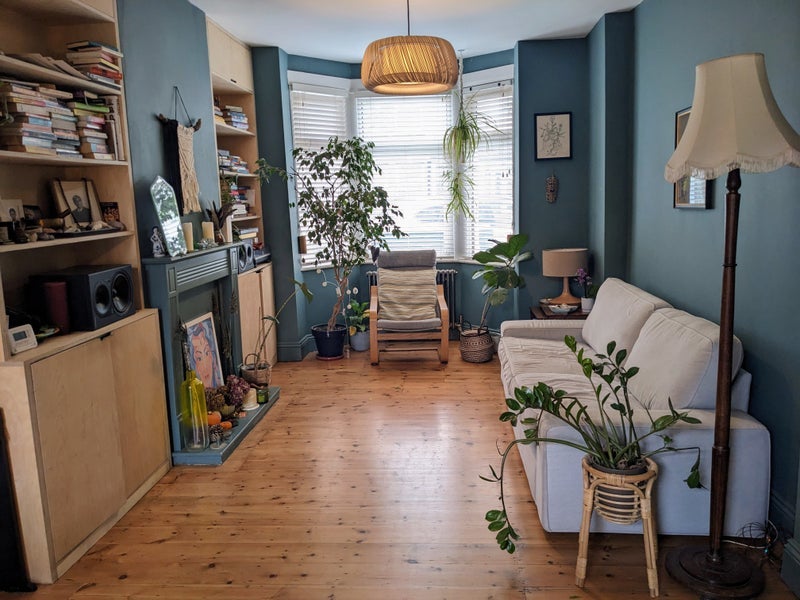 Room Cassiobury Road in Greater London