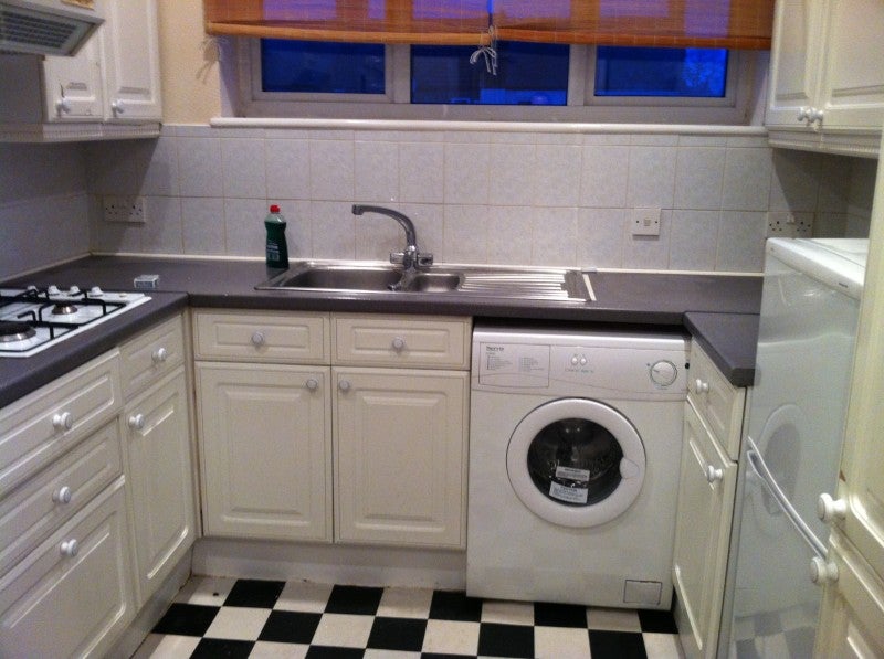 Flat Parsonage Gardens in Greater London