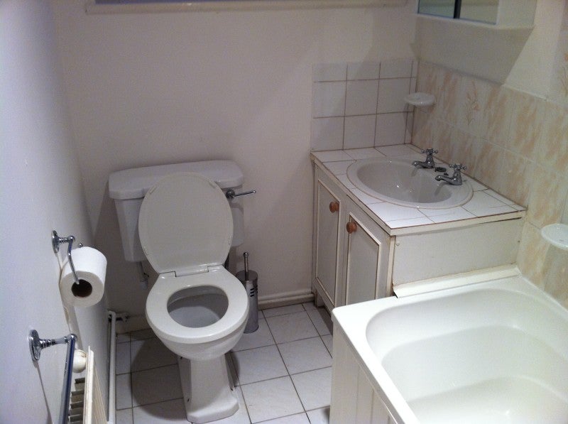 Flat Parsonage Gardens in Greater London