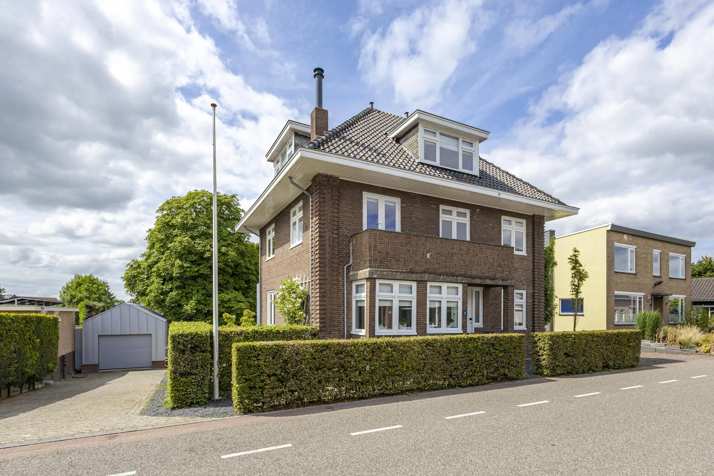 Huis Bazeldijk 12 in Meerkerk