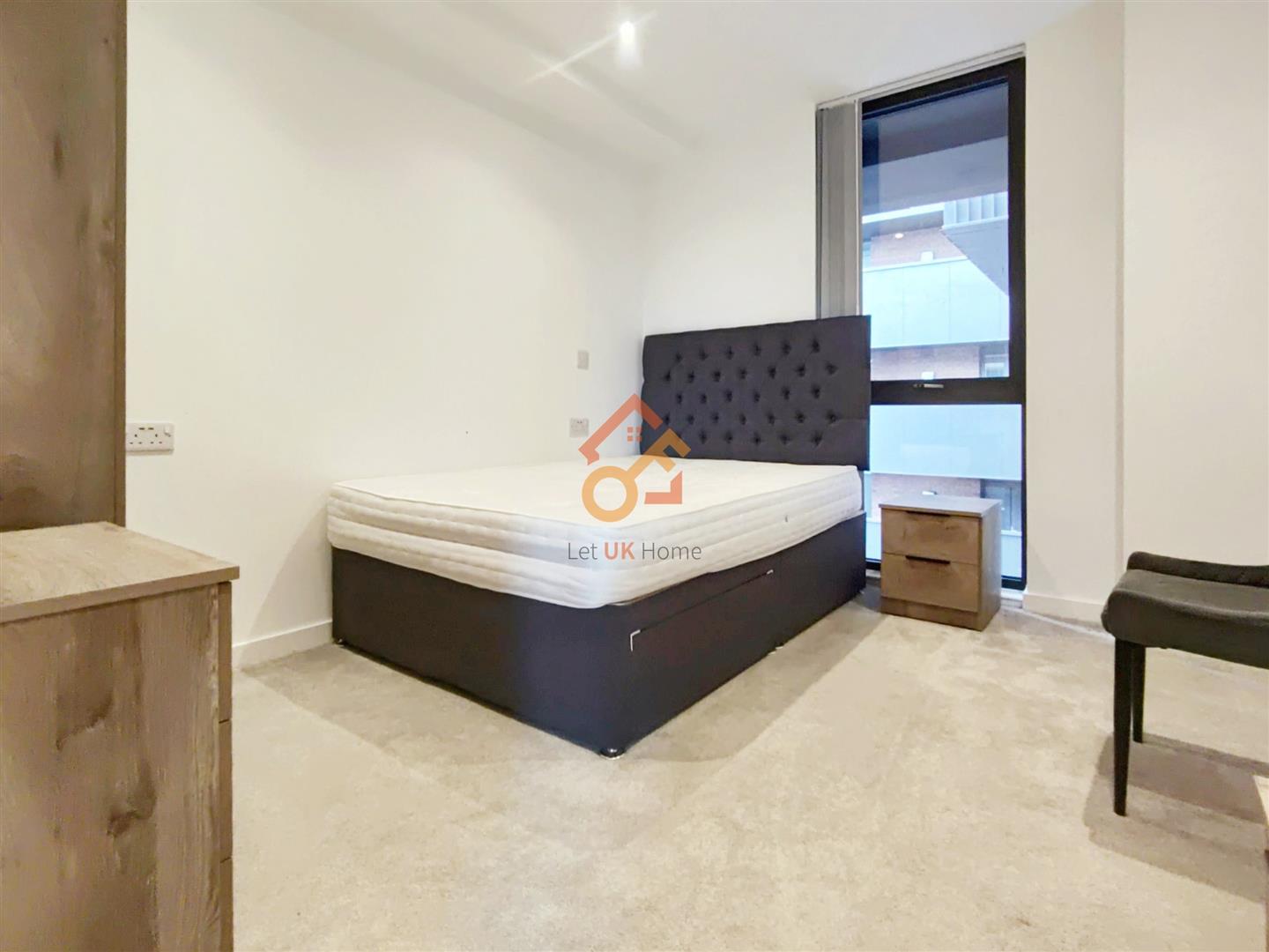 Room Queen Street in Salford