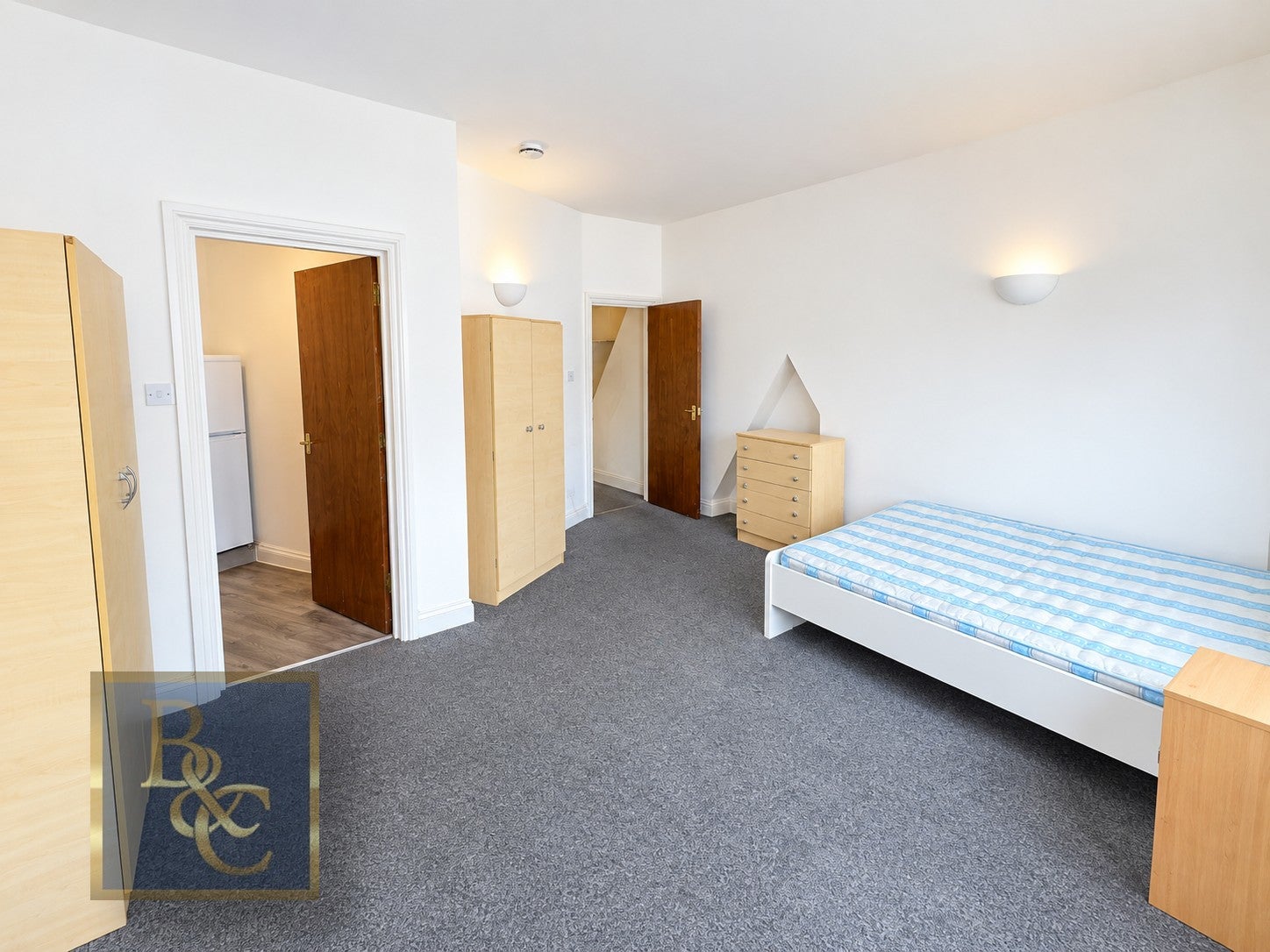 Flat Royal College Street in Greater London