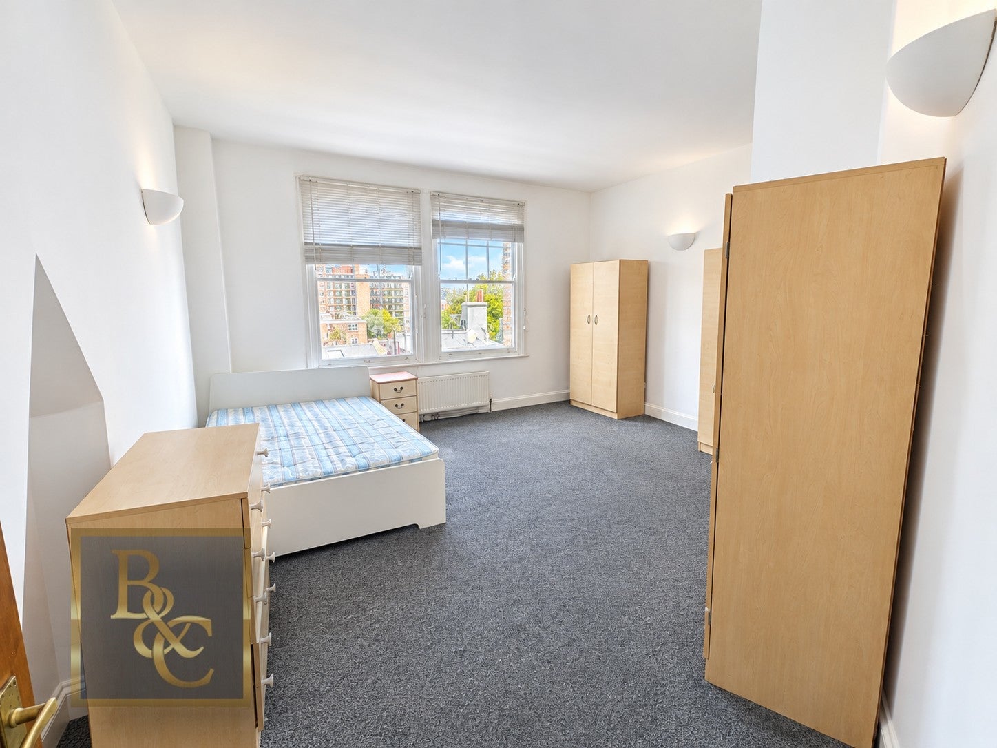 Flat Royal College Street in Greater London