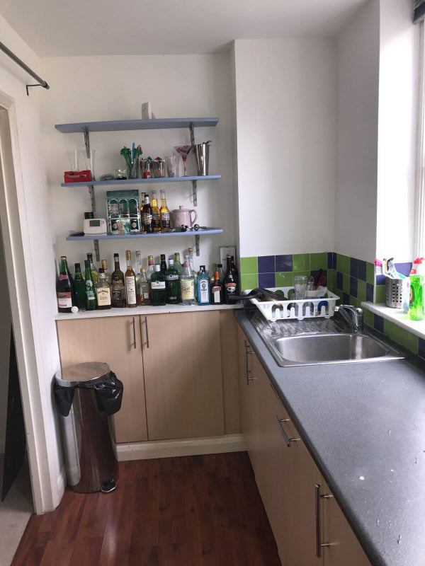Room Rodenhurst Road in Greater London