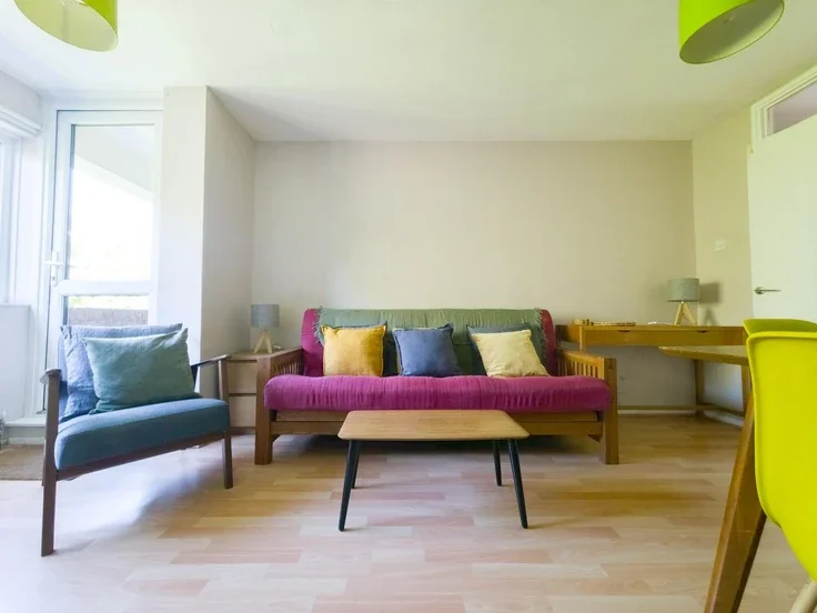 Flat Rhodeswell Road in Greater London