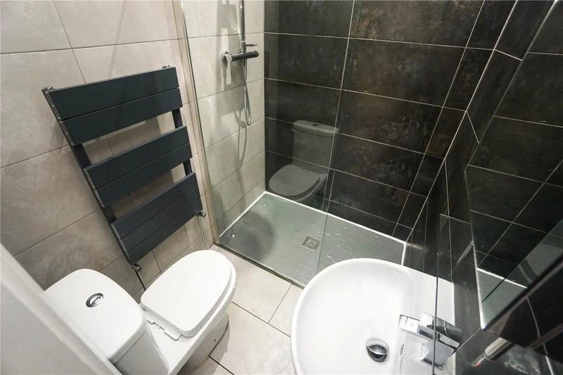 Room Brownlow Road in Horwich