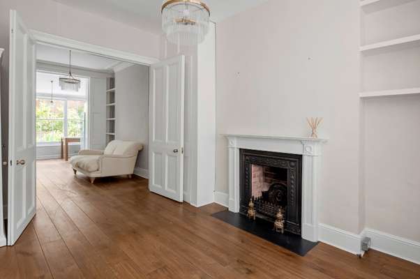 Flat Grantbridge Street in Greater London