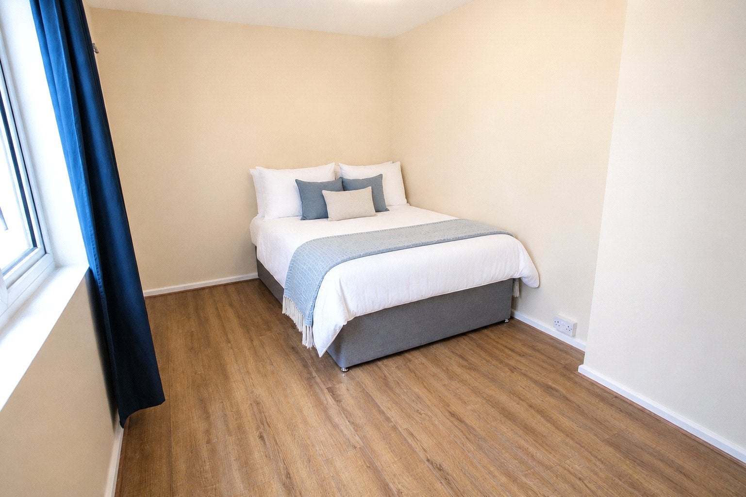 Flat Gloucester Road in Bristol