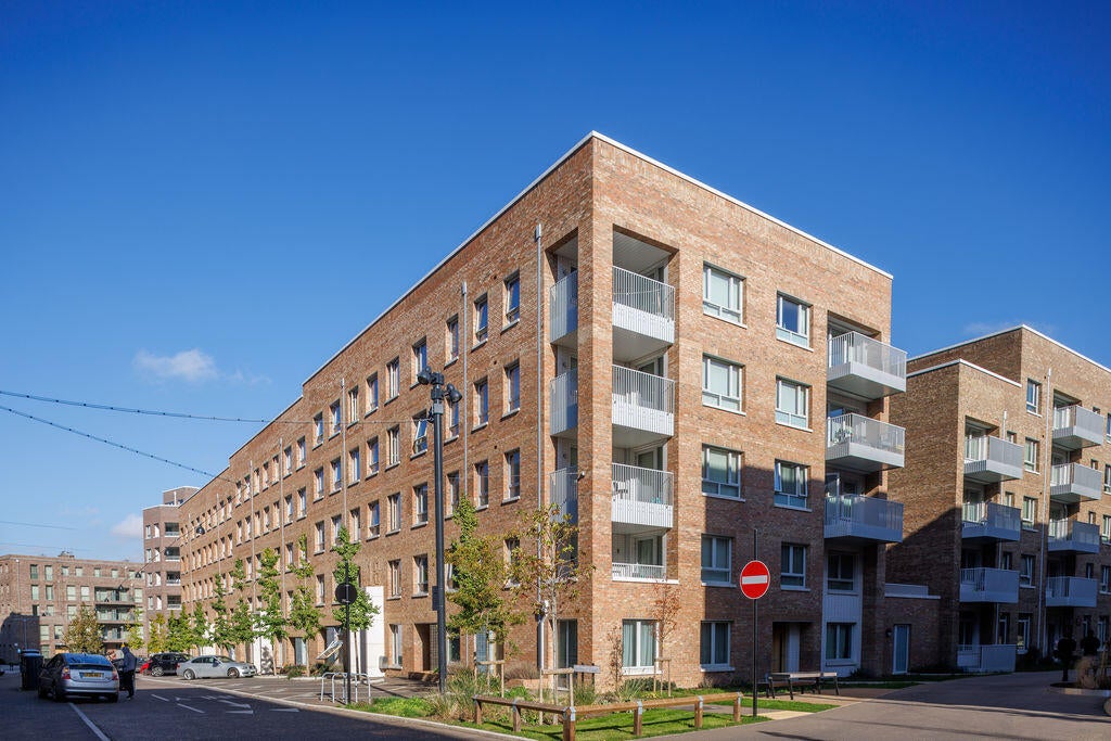 Flat Frogley Park in London