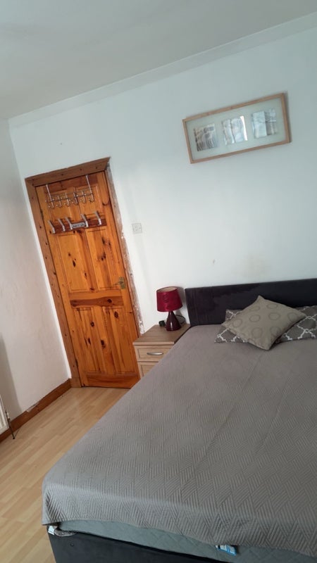 Room Kingsbridge Drive in Rutherglen