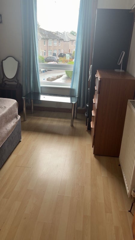 Room Kingsbridge Drive in Rutherglen