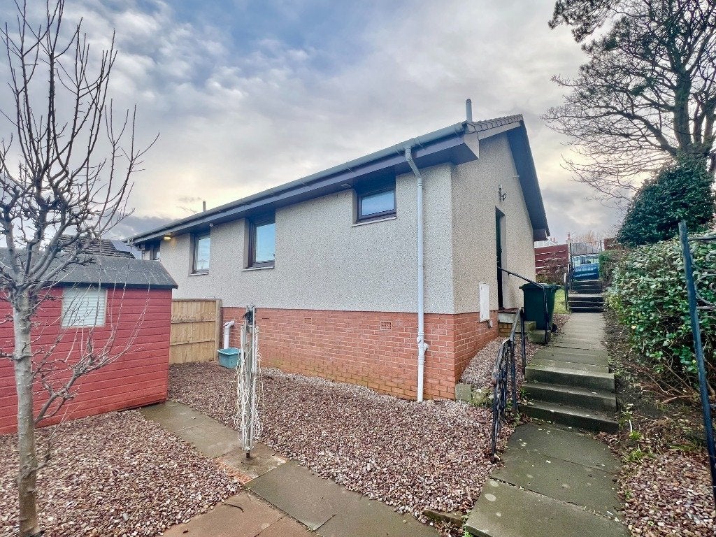 House Milton Road East in City of Edinburgh