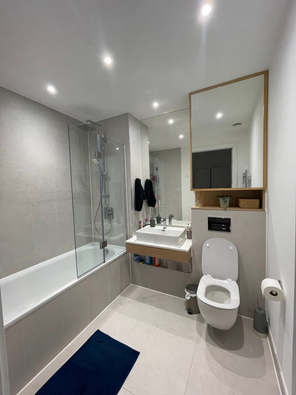 Room Carpet Street in Greater London