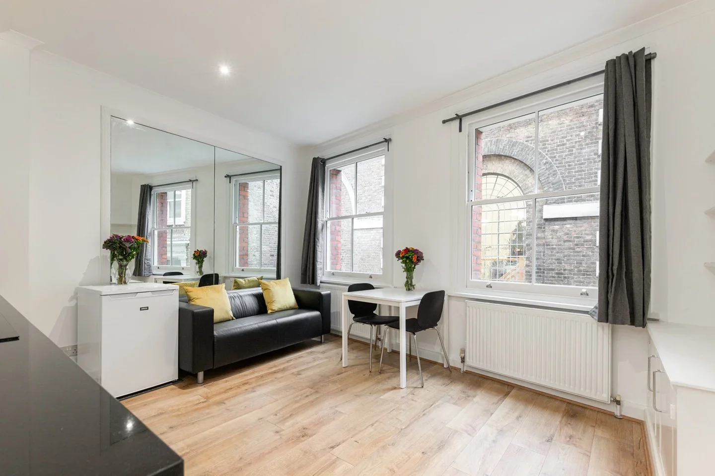 Flat Botolph Alley in City of London