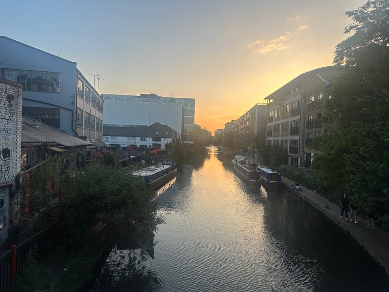Room Mill Row in Greater London