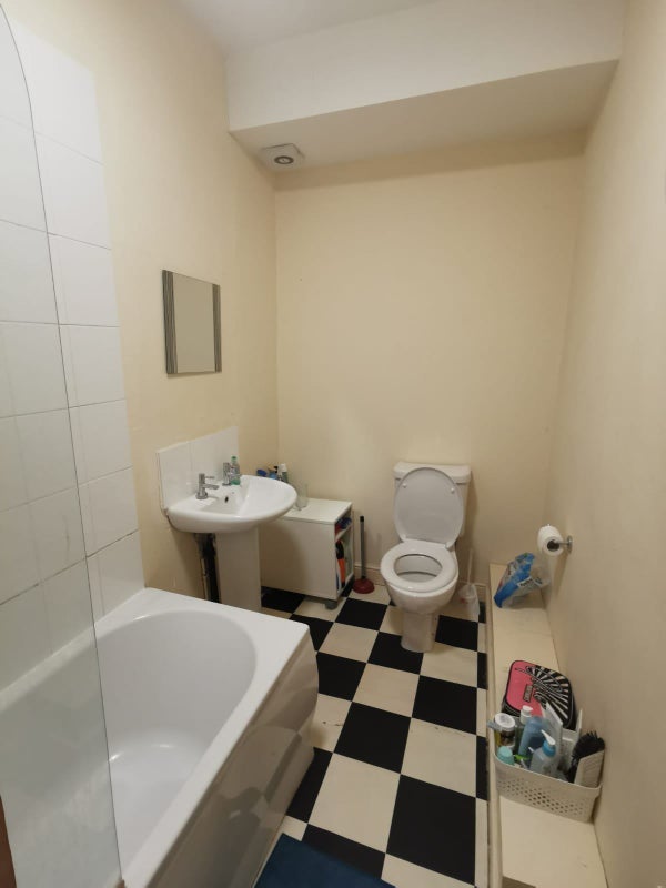Room Quarry Mount Terrace in Leeds