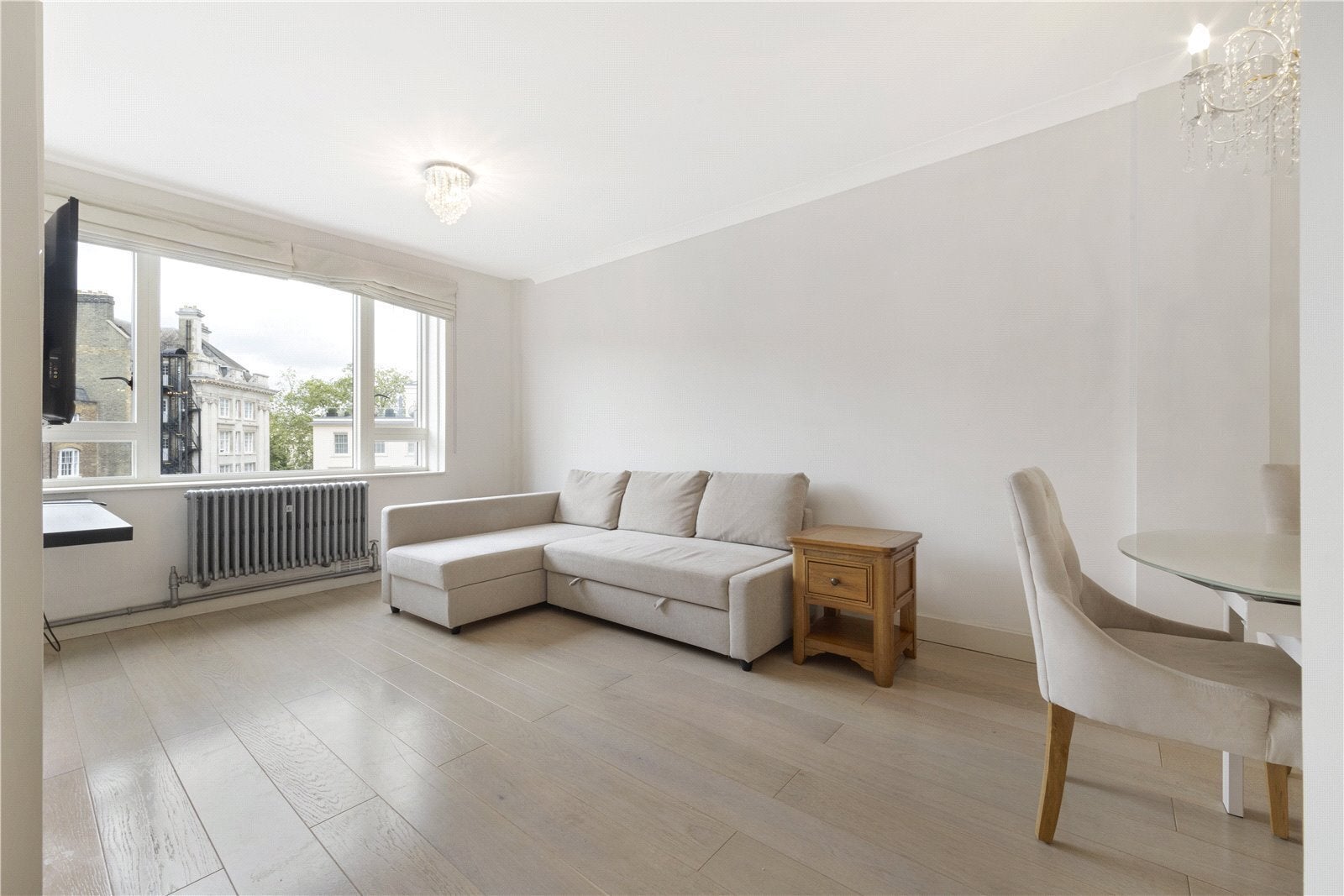 Flat Park Crescent in City of Westminster