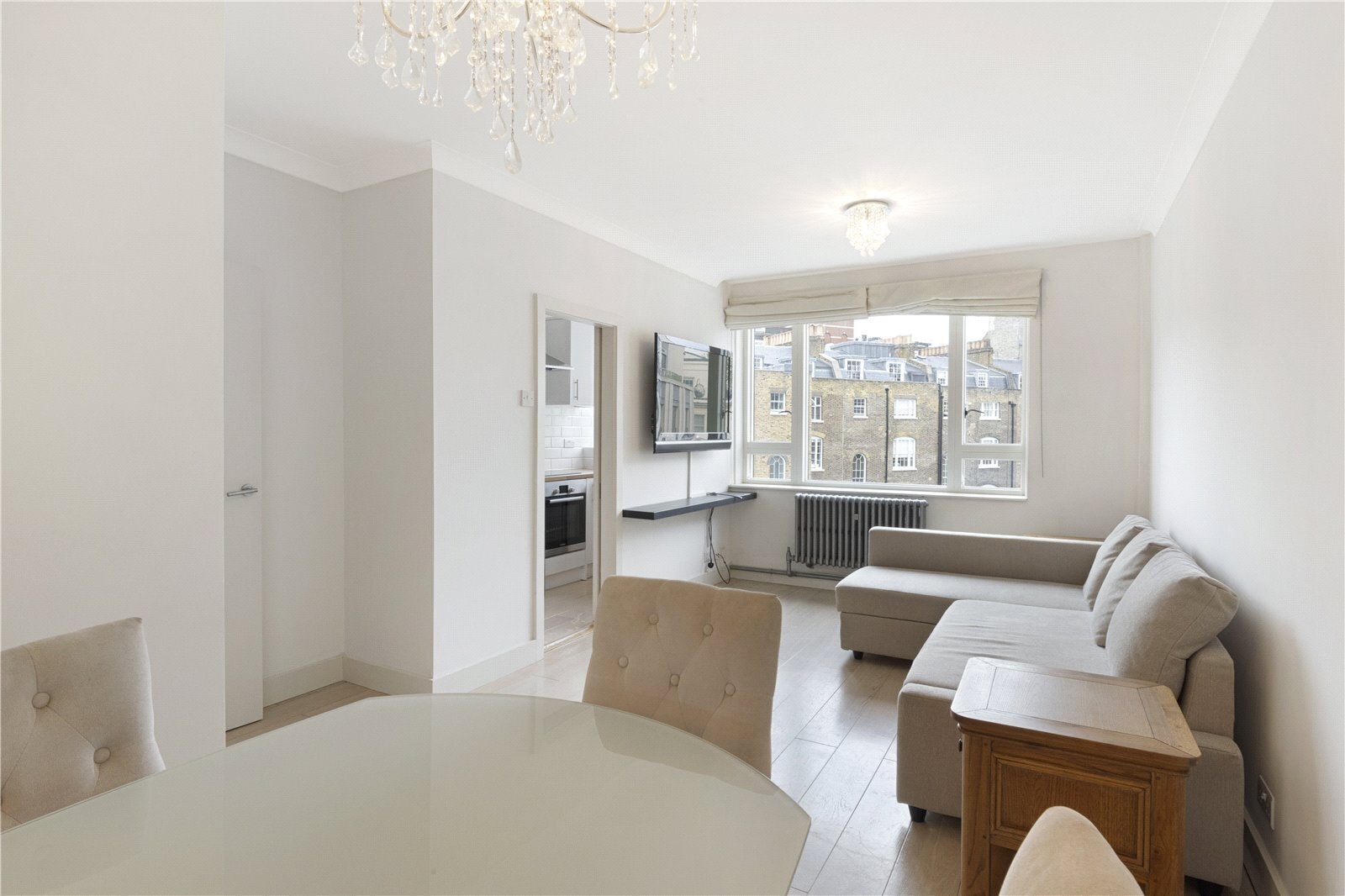 Flat Park Crescent in City of Westminster