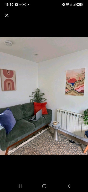 Flat Spring Hill in Greater London