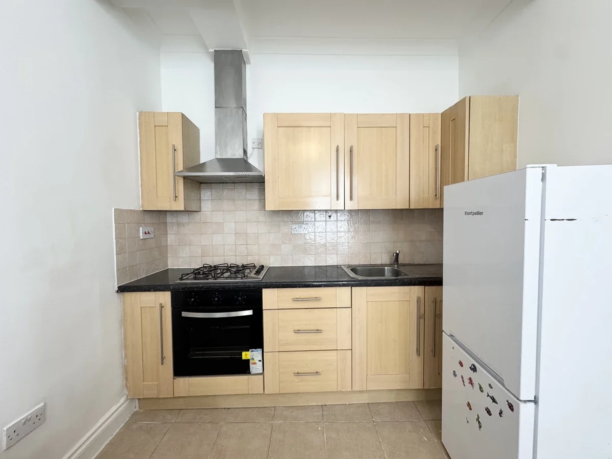 Flat Jackson Road in Greater London