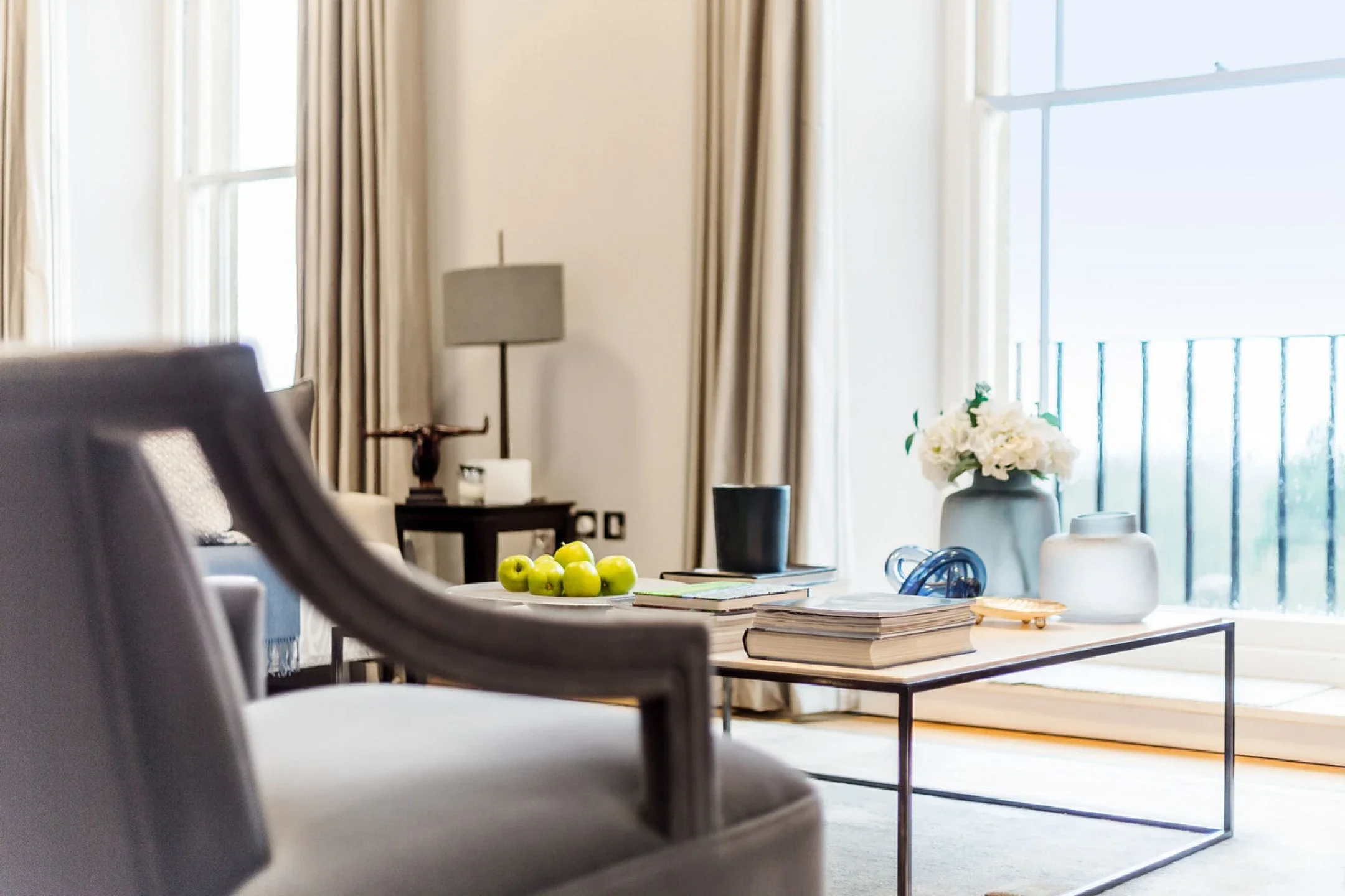 Flat Mansion House Drive in Greater London