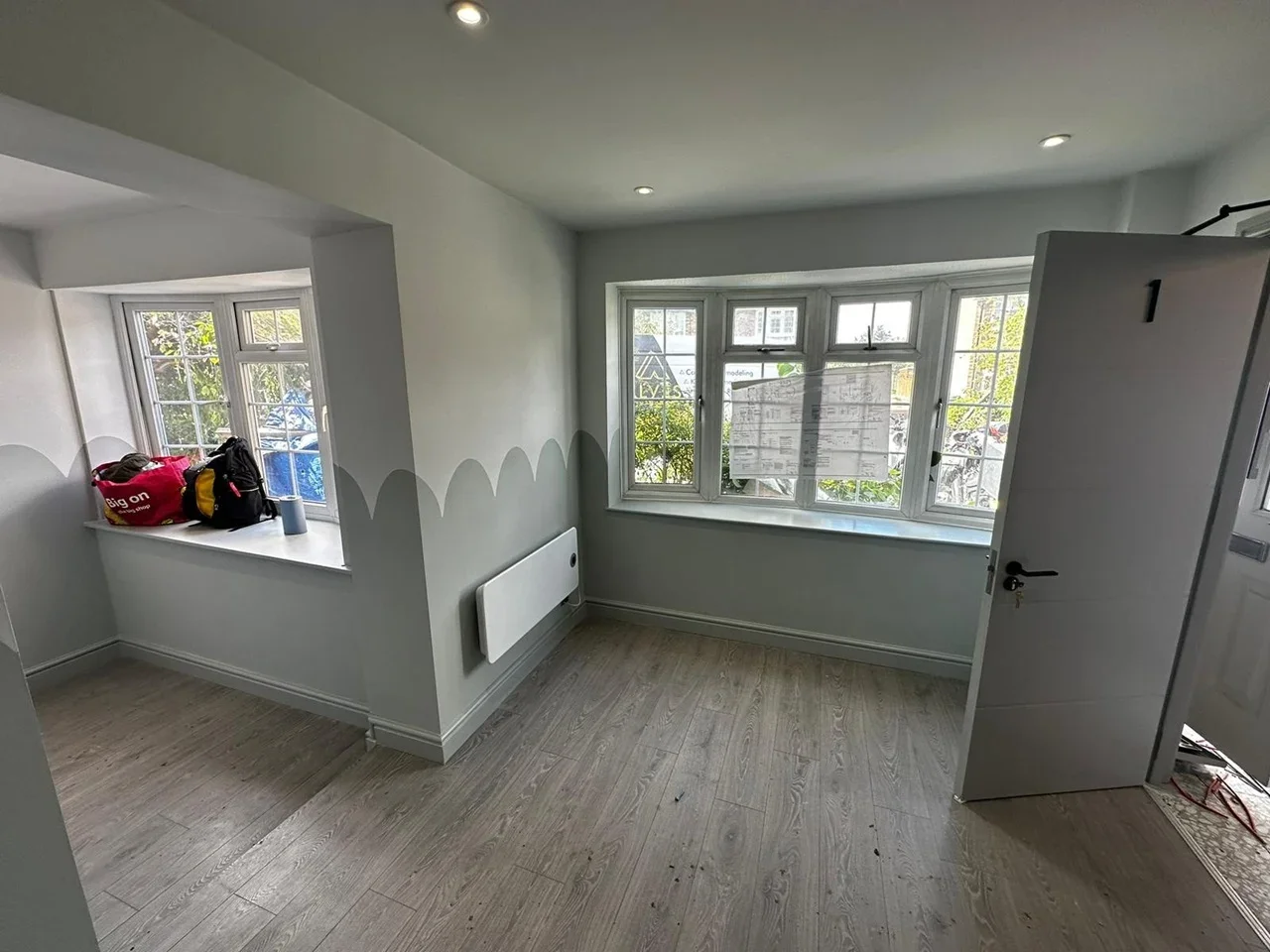 Flat Dunsmore Road in Elmbridge