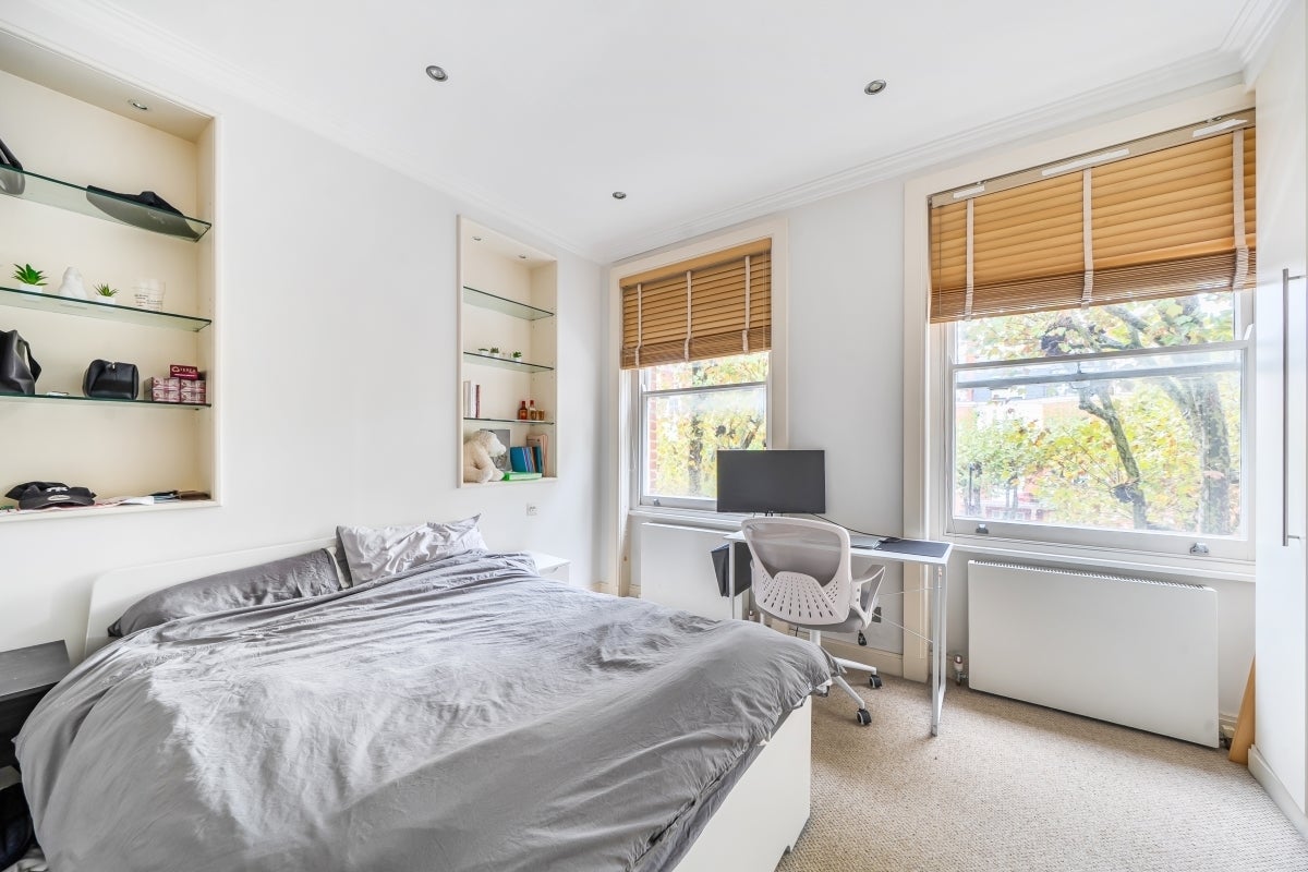 Flat Elgin Avenue in City of Westminster