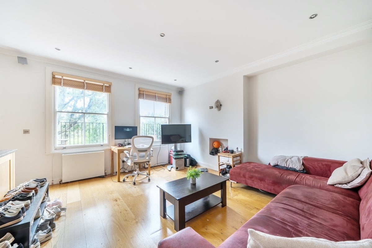 Flat Elgin Avenue in City of Westminster