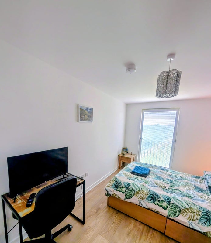 Room Ashgrove Road in Glasgow
