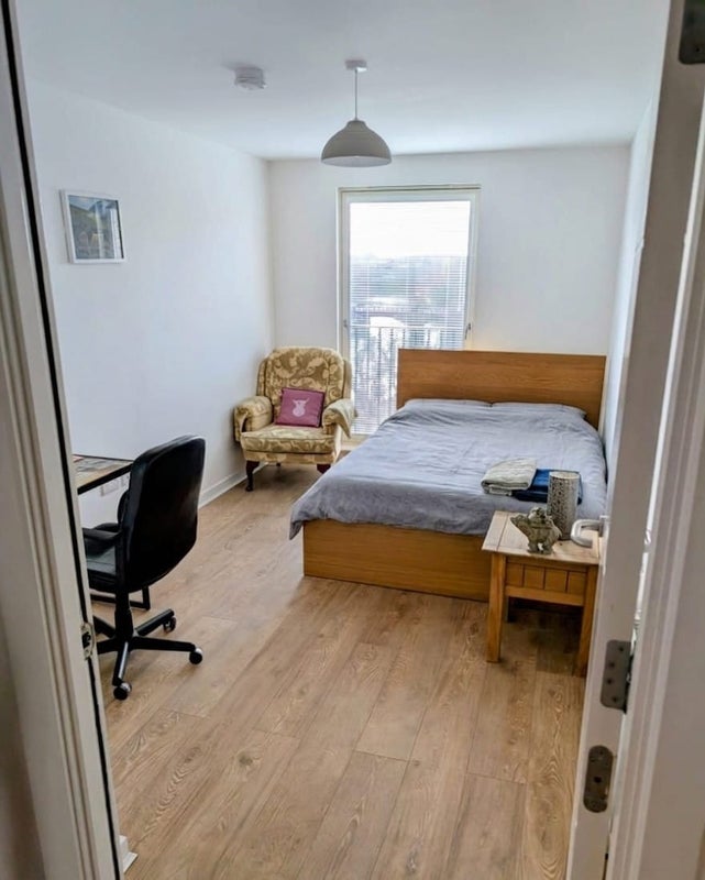 Room Ashgrove Road in Glasgow