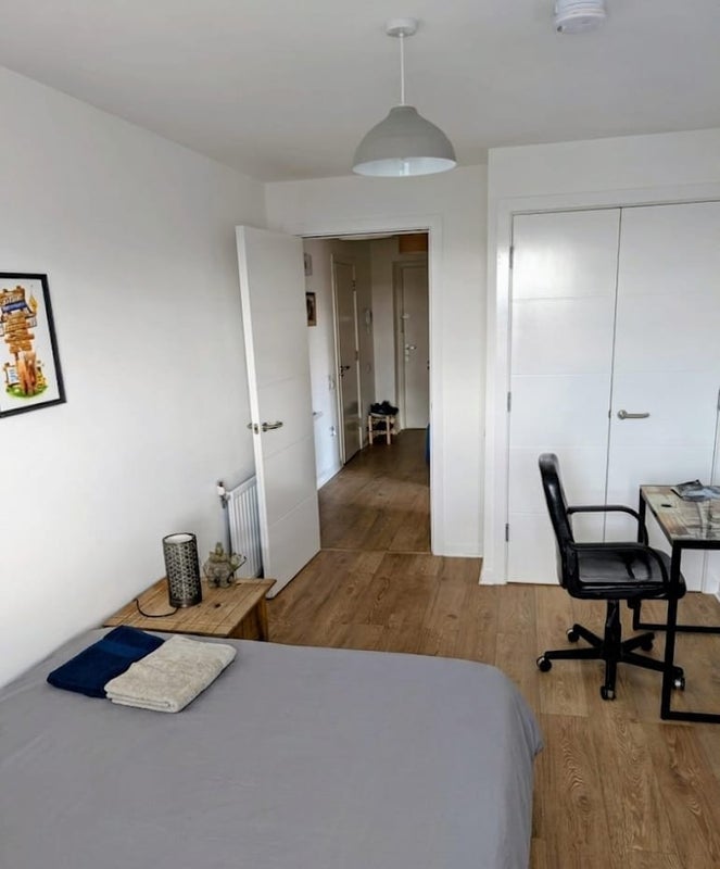 Room Ashgrove Road in Glasgow