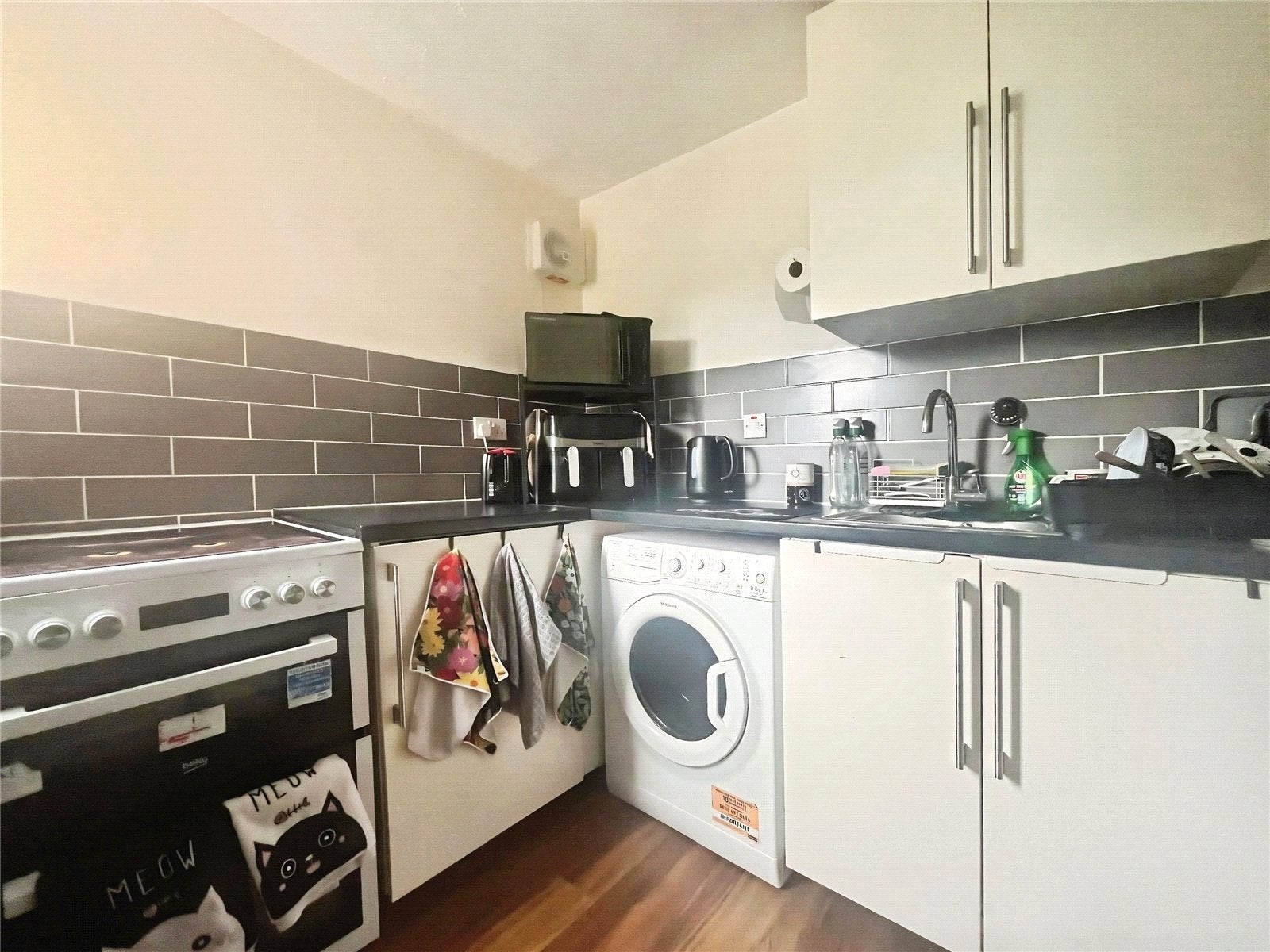 Flat Varsity Drive in Greater London