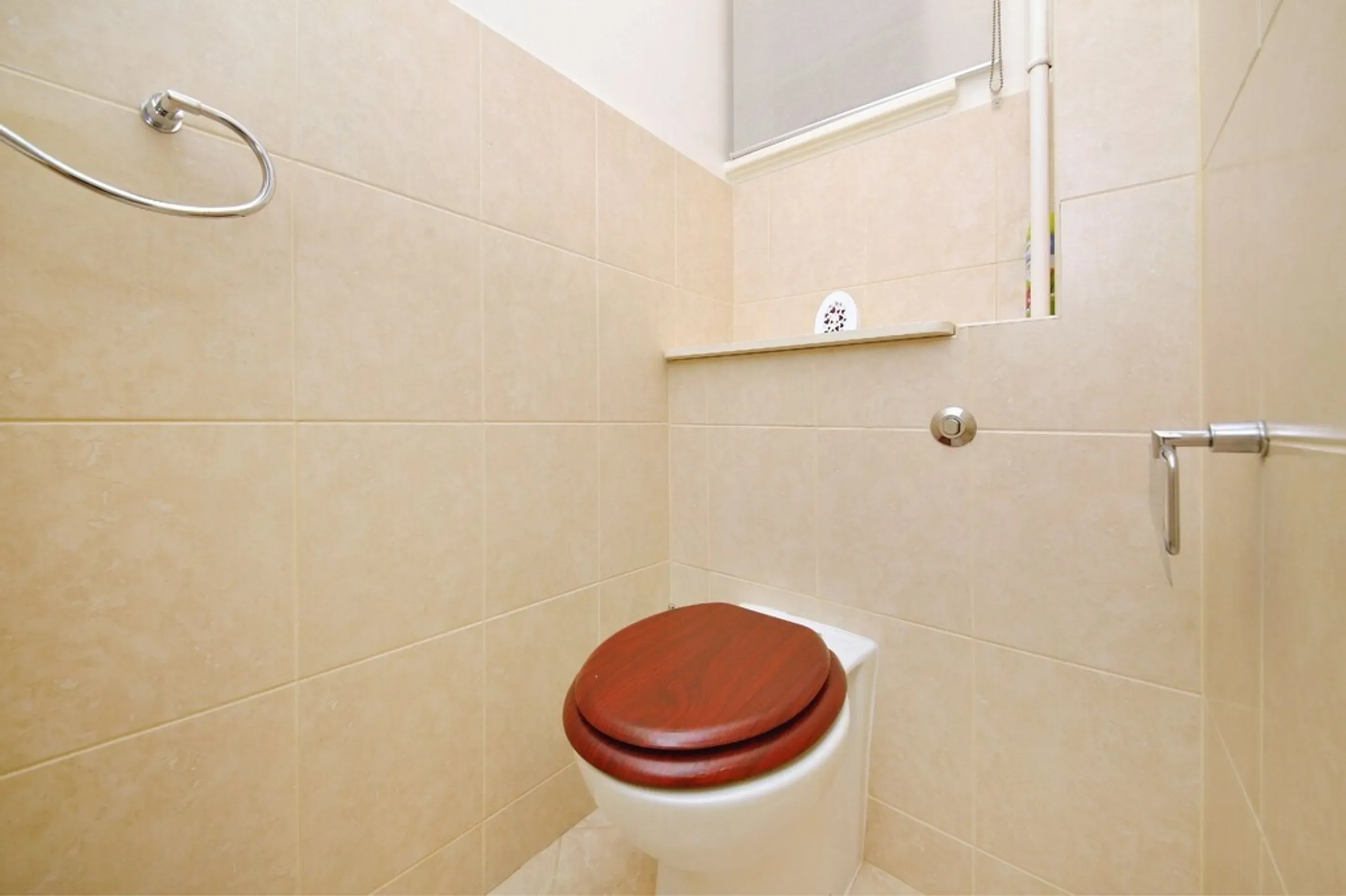 Flat Hatherley Grove in City of Westminster