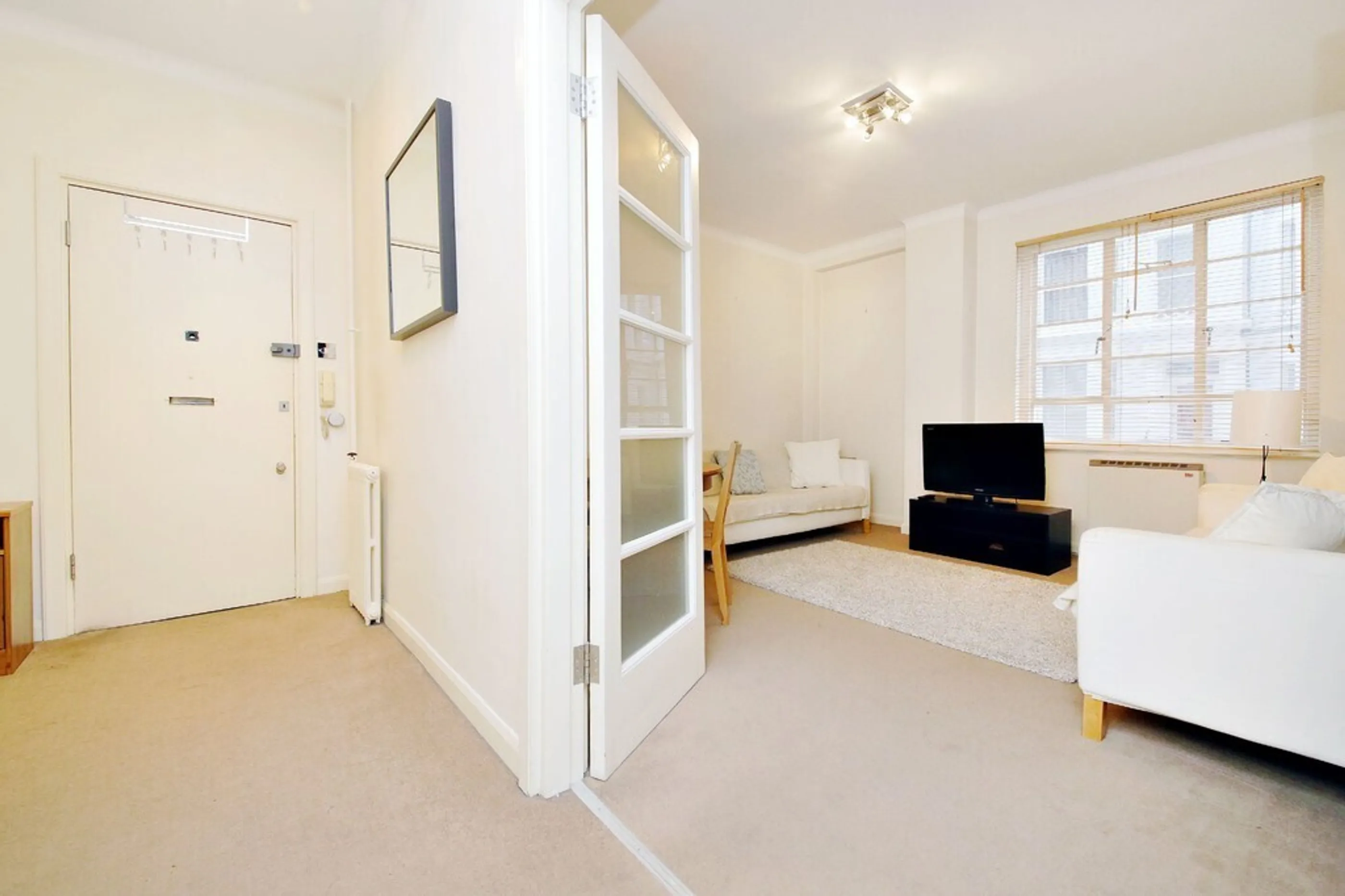 Flat Hatherley Grove in City of Westminster