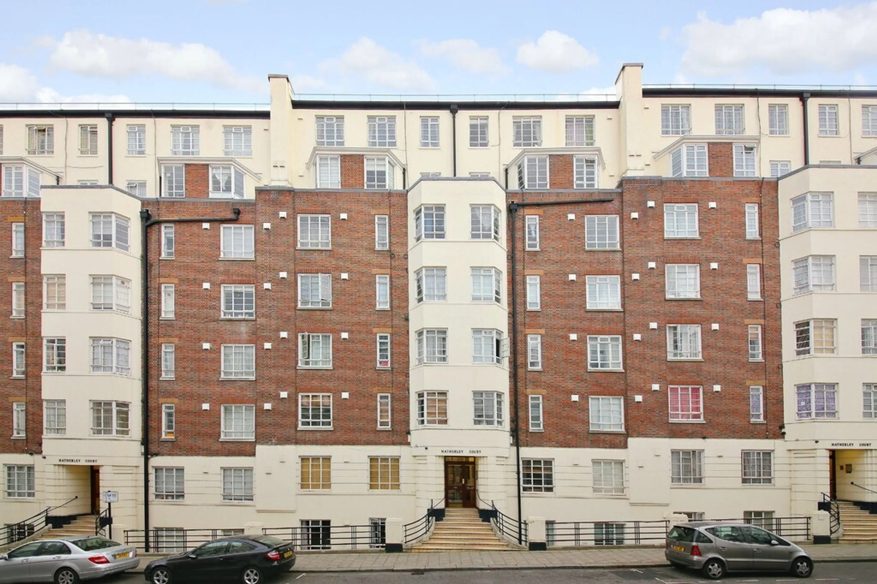 Flat Hatherley Grove in City of Westminster