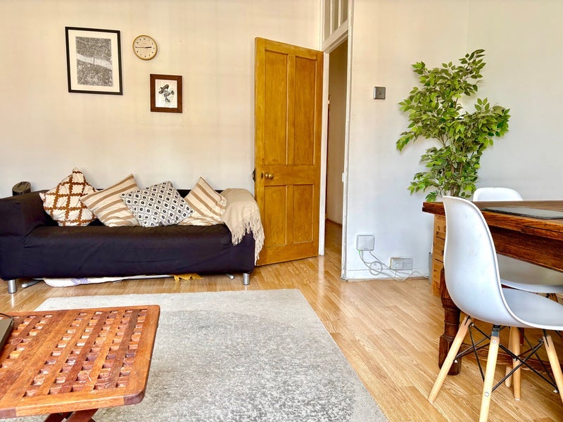 Room Pardoner Street in Greater London
