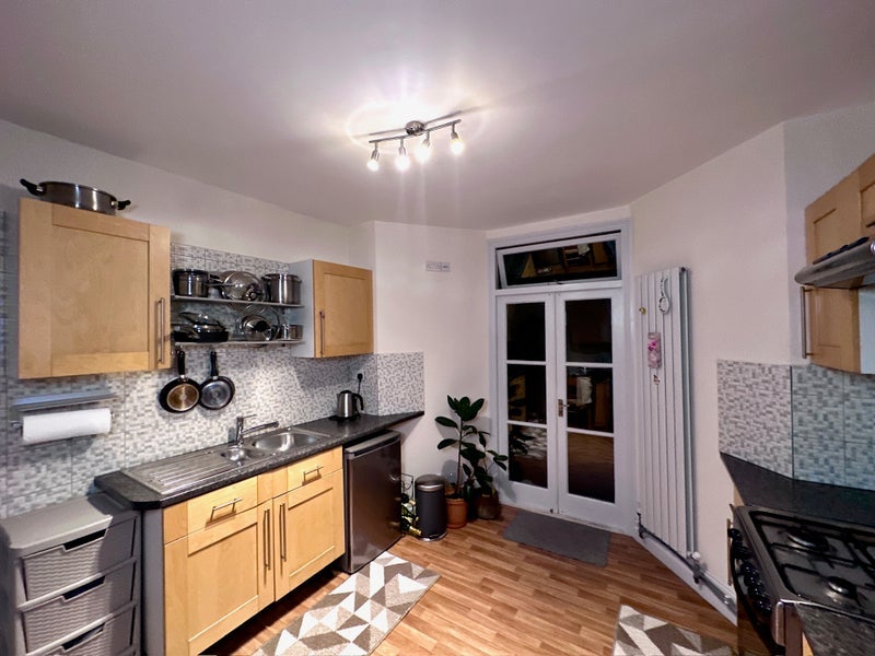 Room Thorntree Road in Greater London