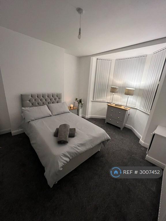 Room Lovely Lane in Warrington