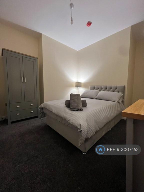 Room Lovely Lane in Warrington