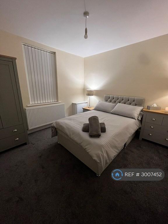 Room Lovely Lane in Warrington