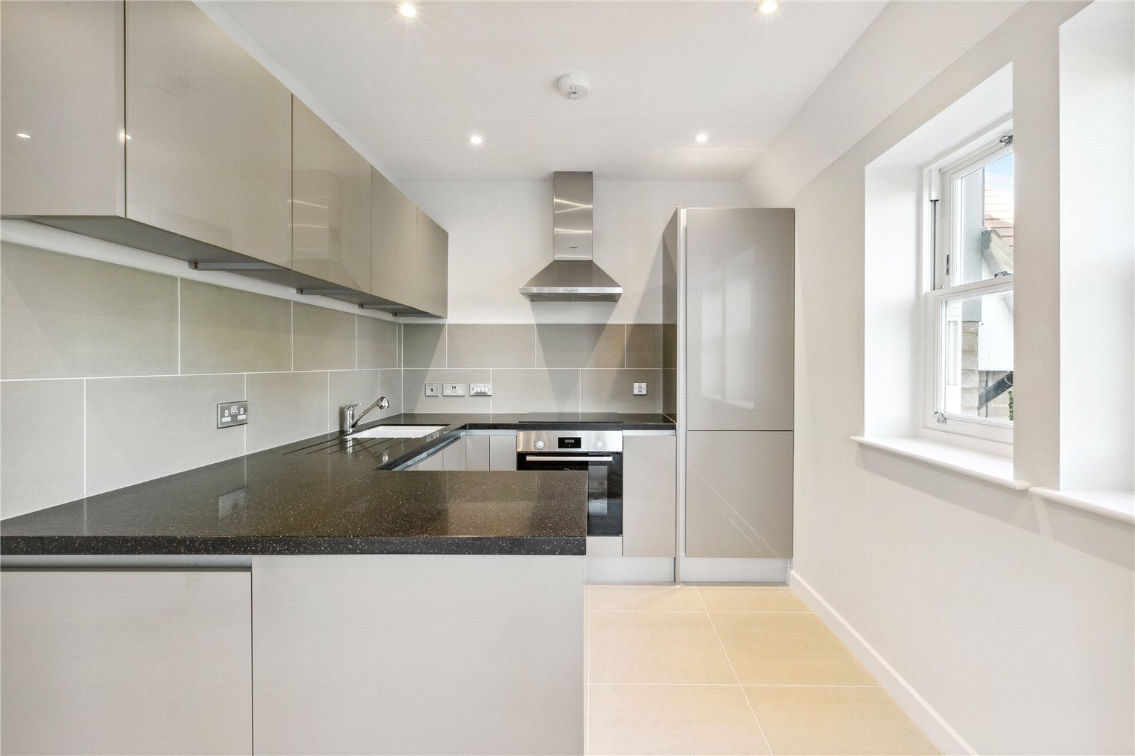 Flat Burlington Gardens in Greater London
