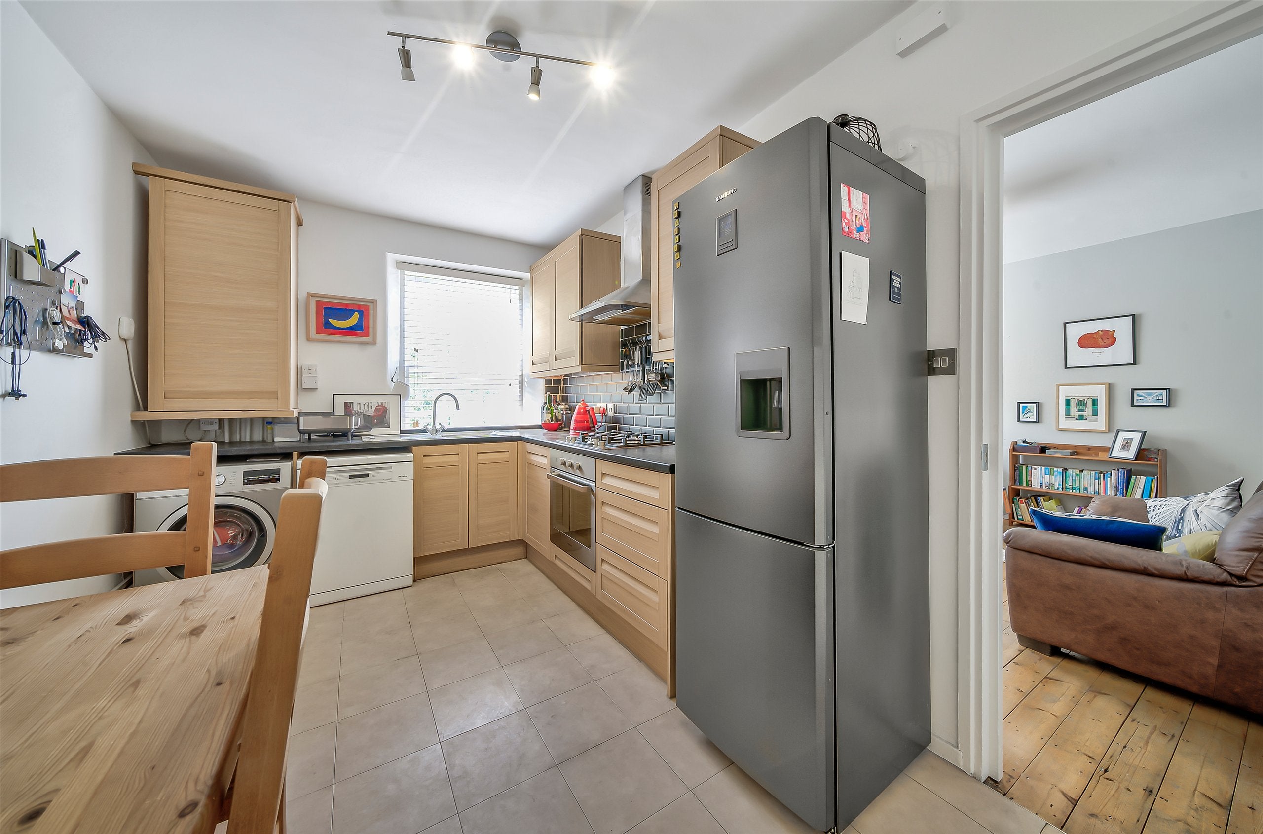 Flat Ossulston Street in Greater London