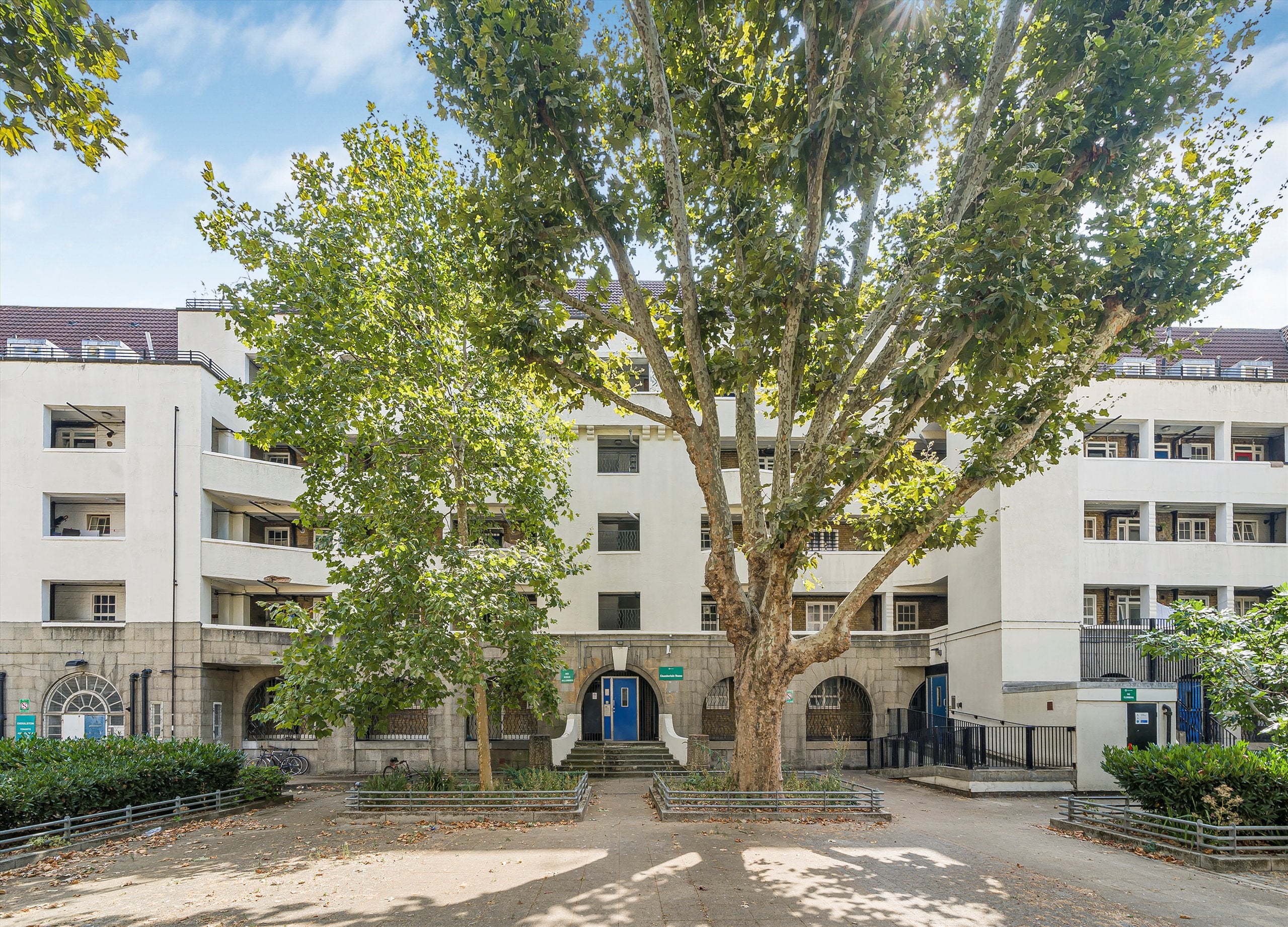 Flat Ossulston Street in Greater London