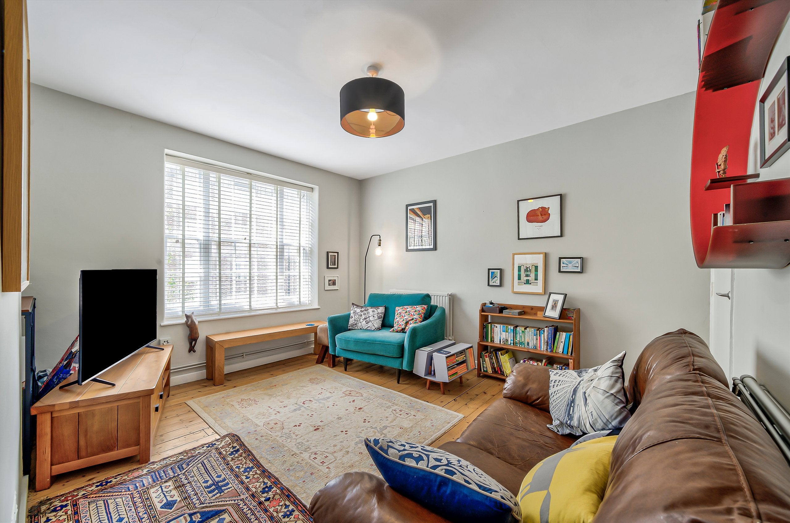 Flat Ossulston Street in Greater London