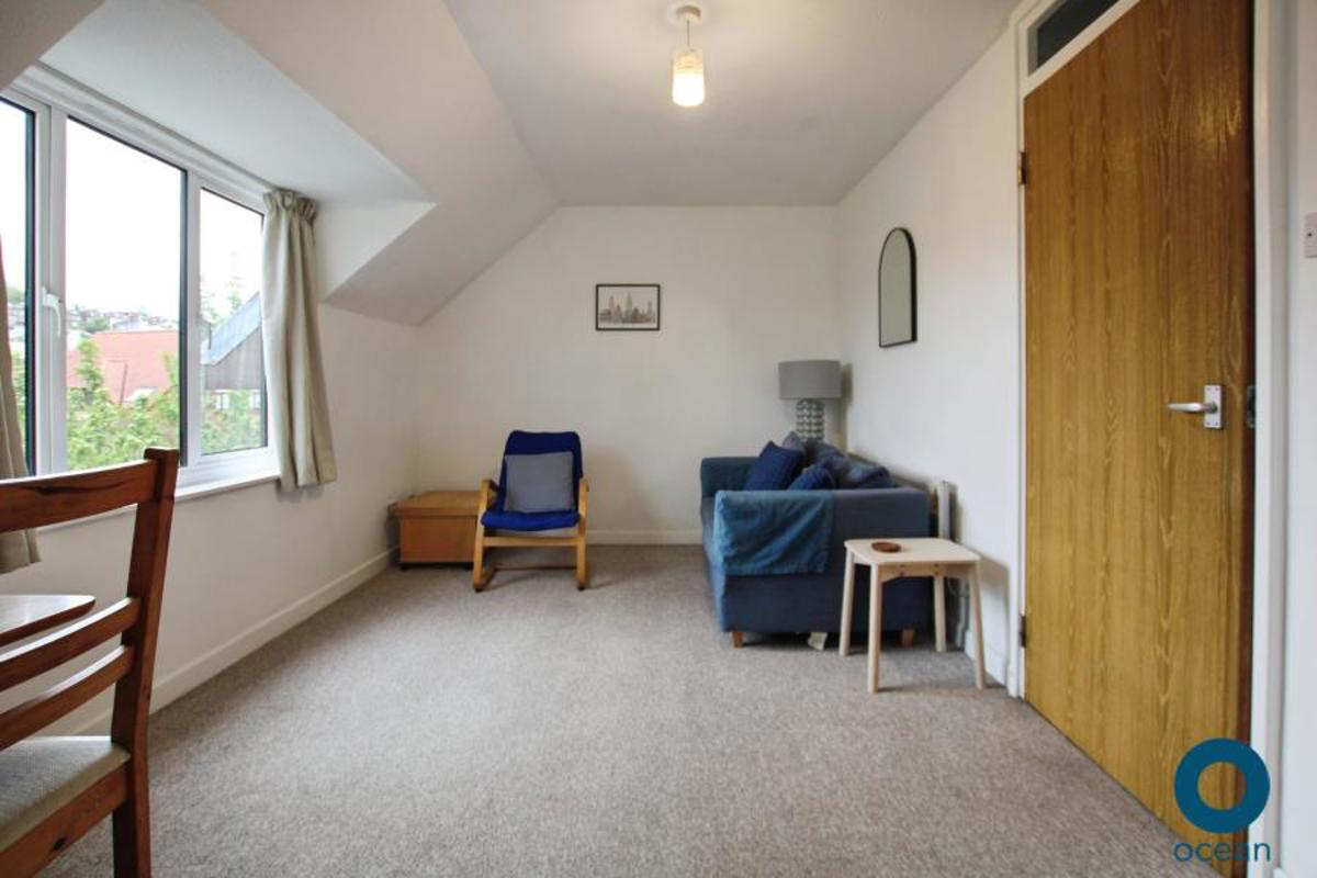 Flat Weare Court in Bristol