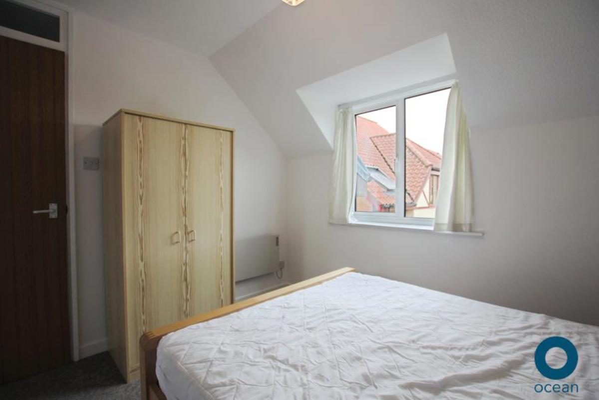 Flat Weare Court in Bristol