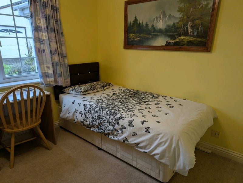 Room Hanham Road in Corfe Mullen