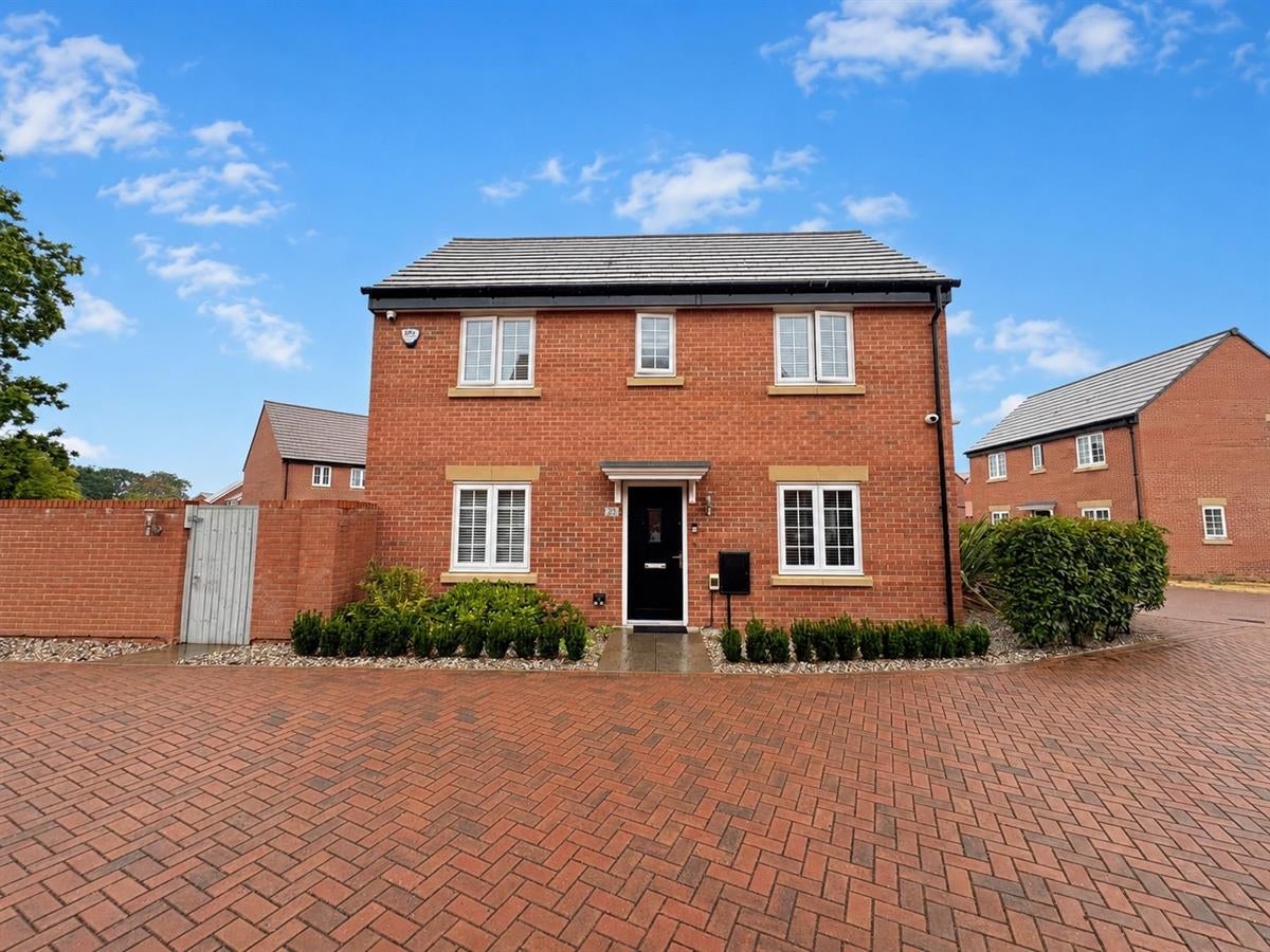 House Mayfly Mews in Biddenham