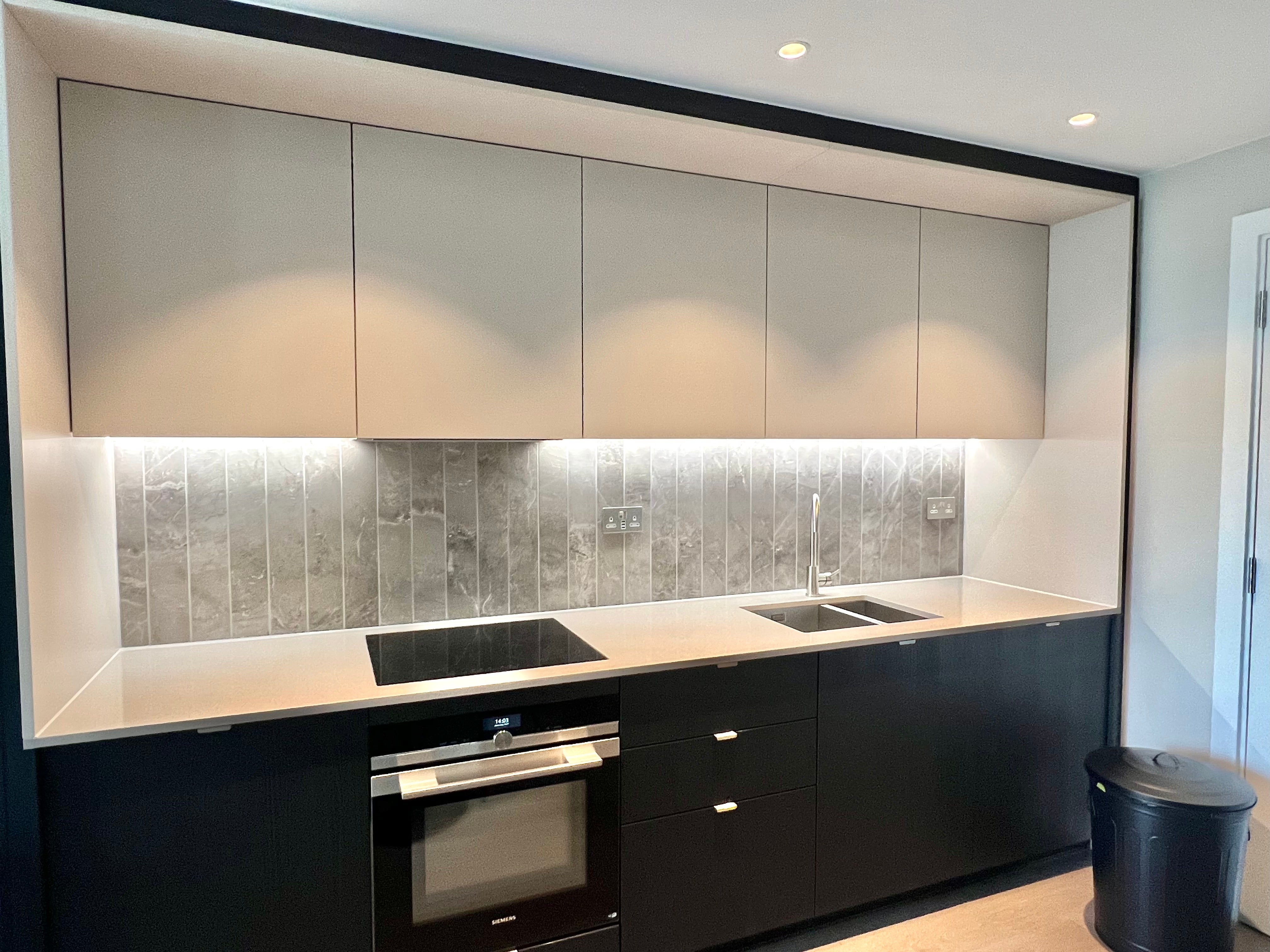 Flat Kennington Lane in Greater London