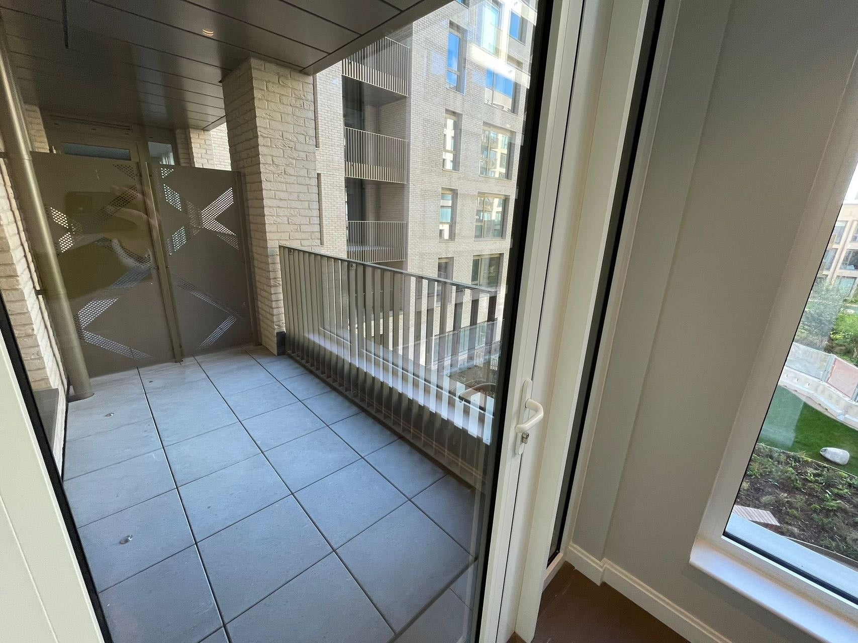 Flat Kennington Lane in Greater London